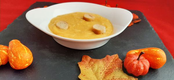 Soupe de courge muscade au lait de coco. Une recette pour Halloween !