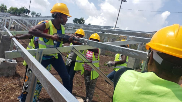 Les énergies propres : une alternative viable pour l'autonomisation des femmes et la création d'emplois durables