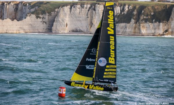 TJV21 – Bureau Vallée > Louis Burton : « Le mât a comme implosé »