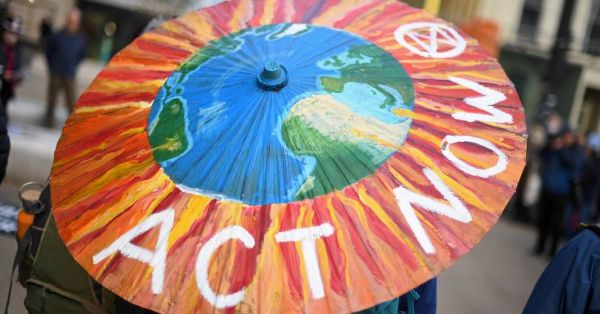 COP26 : les États se sont accordés sur le "pacte de Glasgow" pour accélérer la lutte contre le réchauffement climatique