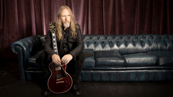 JERRY CANTRELL – Humble légende