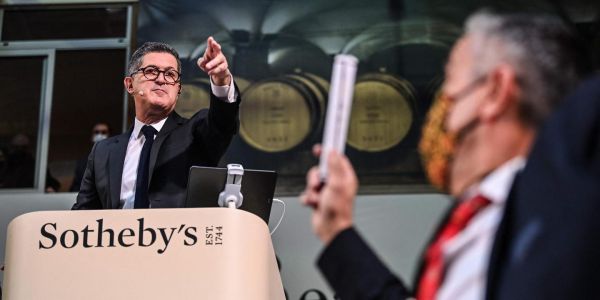La vente aux enchères des vins des Hospices de Beaune bat un record de prix