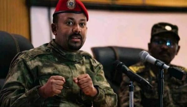 Addis-Abeba assiégée: Le colonel Abiy Ahmed «Nobel de la paix» remet son treillis et part diriger les combats contre les forces d’opposition