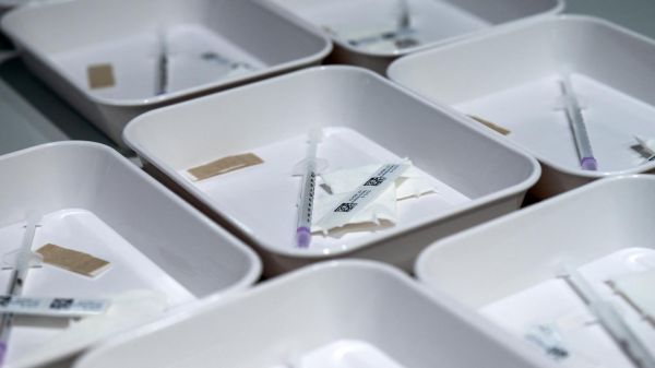 DIRECT. Covid-19 : la Haute Autorité de santé recommande une dose de rappel pour tous les adultes