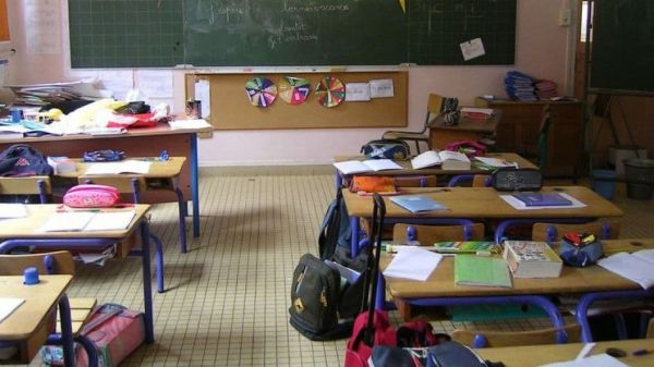 Covid-19 à l'école: 8500 classes fermées en France mercredi