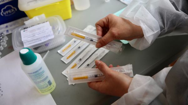 Une 3e dose dès 18 ans recommandée par la HAS : 11 millions de Français seraient concernés