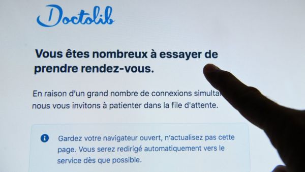 Covid-19 et 3e dose : surchargé, le site Doctolib inaccessible ce jeudi après les annonces de Véran