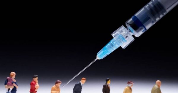 Rappel pour tous, pass durci: pression sur les non-vaccinés