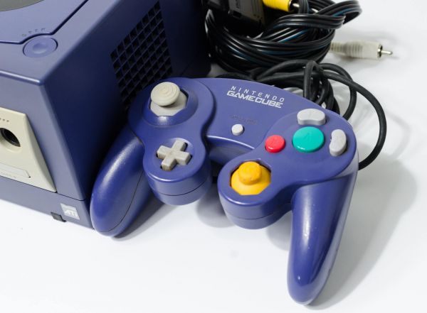 Hideki Kamiya (Bayonetta) n’est pas fan de la manette GameCube
