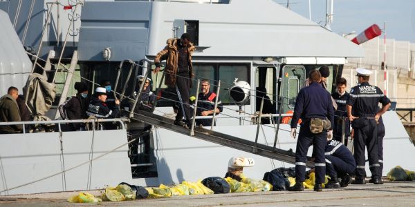 Migrants : «Notre pays est un hall de gare", tonne Jordan Bardella