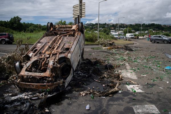 Martinique : le préfet instaure un couvre-feu «jusqu'au retour au calme»