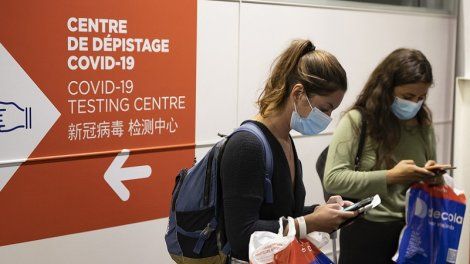 Covid-19 : les tests de nouveau obligatoires pour voyager en Outre-mer, les contrôles sanitaires "renforcés" aux frontières