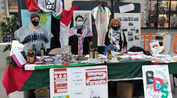 Stand palestinien au marché du monde à Brest