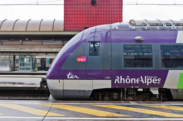 La SNCF réduit le nombre de TER entre Lyon et Grenoble, "inadmissible" selon la Région