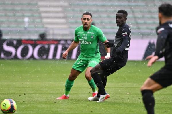 Foot - L1 - Saint-Étienne - Maçon dans le groupe de Saint-Étienne pour le déplacement à Brest