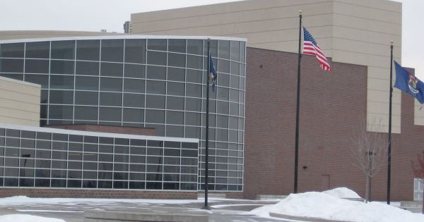 États-Unis. Une fusillade dans un lycée américain : trois élèves tués, six blessés dont un enseignant