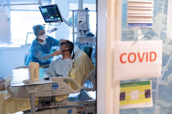 Coronavirus : le nombre de cas positifs à son plus haut niveau depuis l'été en Île-de-France