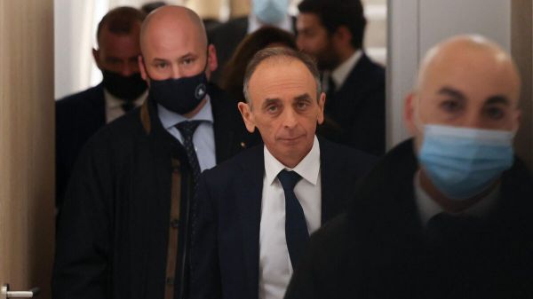 Eric Zemmour traite Gilles Bouleau de «connard» à la sortie du 20 Heures de TF1