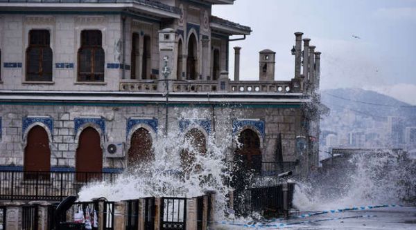 Turquie : Une tempête dans la région d'Istanbul fait cinq morts