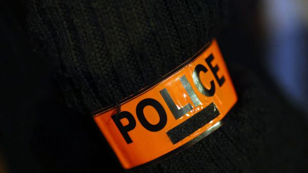 Paris : à 17 ans, ils attaquent au couteau une nourrice et un bébé