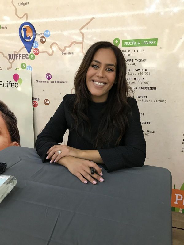 Amel Bent a comblé plus de 500 fans à Ruffec