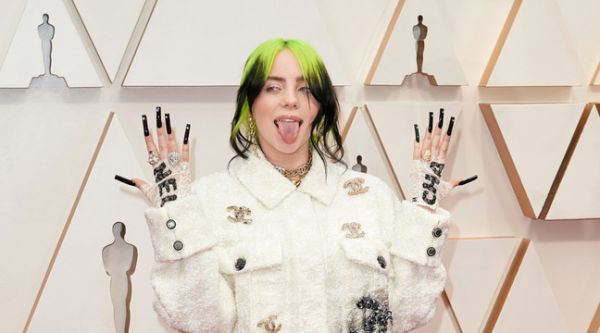 Billie Eilish a été élue personnalité de l'année par PETA... Clémence Botino ne sait toujours pas si elle pourra participer à Miss Univers...
