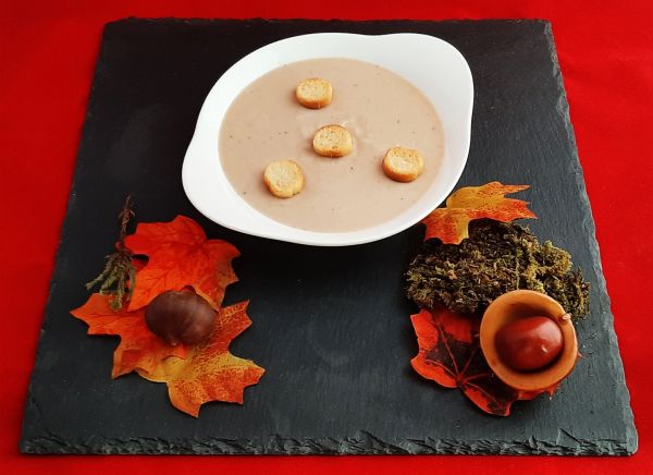 Velouté de panais et châtaignes. Une recette réconfortante et savoureuse !