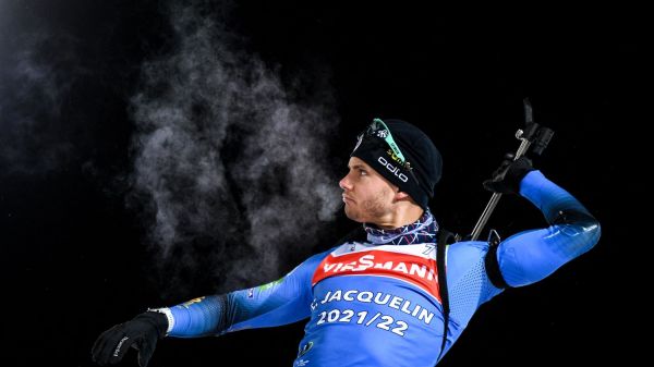Coupe de monde de biathlon : Emilien Jacquelin et Quentin Fillon-Maillet sur le podium derrière l'intouchable Sebastian Samuelsson sur le sprint d'Östersund