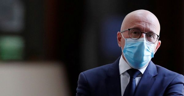 Éric Ciotti avertit Valérie Pécresse qu'elle va devoir chouchouter "la droite de la droite"