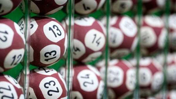 Loto : un joueur a remporté le jackpot record de 30 millions d'euros