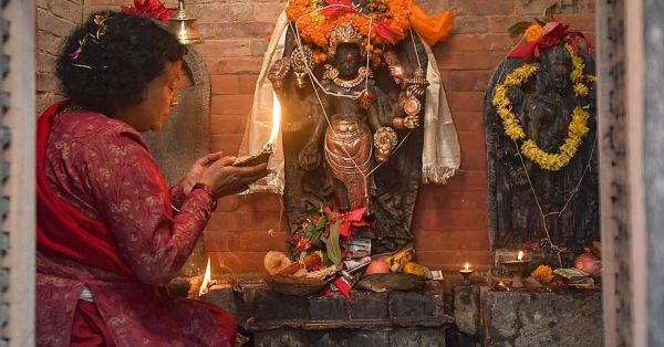 Népal. Retrouvée aux Etats-Unis, une statue hindoue volée revient dans son temple 40 ans après