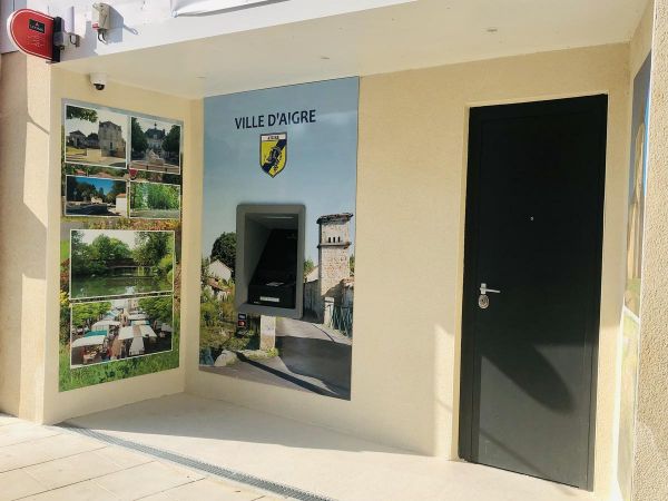 Aigre, plus beau distributeur de billets de France