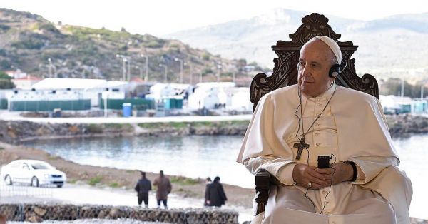 Grèce. Migrants : à Lesbos, le pape appelle à mettre fin à un "naufrage de civilisation"