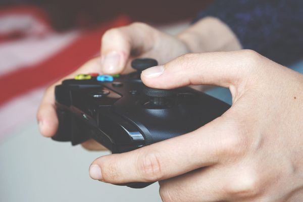 Activision Blizzard : Une soixantaine de développeurs manifeste contre de récents licenciements