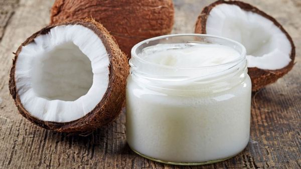 Pourquoi je dois utiliser l'huile de coco pour ma peau ?