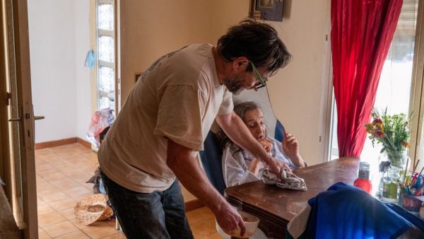 Pyrénées-Orientales / Jean-Pierre, aidant familial de sa mère : "La psychiatrie est taboue, la vieillesse, la dégénérescence, on les cache"