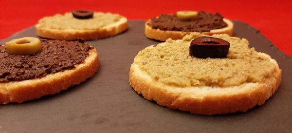 Toast tapenade. Une recette pour votre plateau apéritif - The Best Recipes