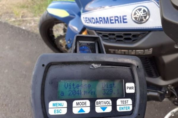 Les gendarmes annonceront désormais certains contrôles radar en Guadeloupe