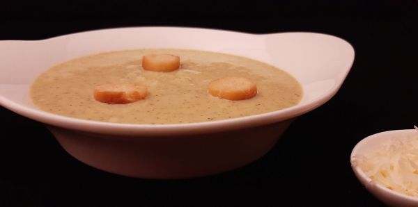Brocolis, patate douce et pommes de terre. Recette de velouté de saison