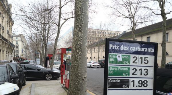 Prix du carburant : « Nan mais regardez-moi ça ! », le coup de pompe est rude pour les automobilistes