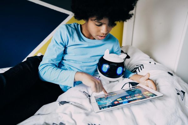 Winky : Le robot éducatif du futur pour les enfants d'aujourd'hui