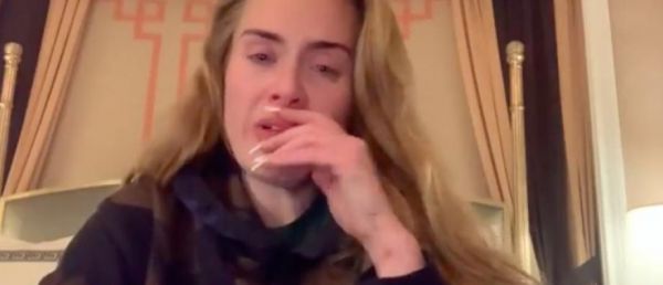 En larmes, la chanteuse Adele annonce dans une vidéo le report de sa série de spectacles en résidence à Las Vegas: "Je suis désolée mais le spectacle n'est pas prêt" - VIDEO
