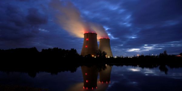 Nucléaire : « La Commission européenne semble reprendre d'une main ce qu'elle a donné de l'autre »