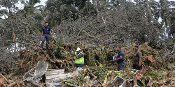 La France envoie du fret à destination des îles Tonga, frappées par l'éruption volcanique