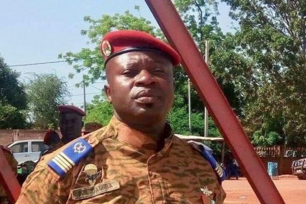 Coup d'Etat militaire au Burkina Faso : Paul-Henri Sandaogo DAMIBA renverse Roch Kaboré ! (Afrique sur 7)