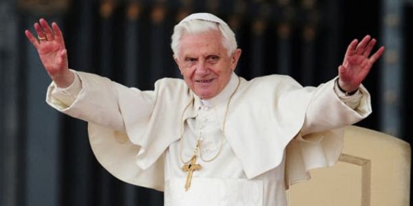 Pédocriminalité dans l'église allemande: le Vatican défend Benoît XVI