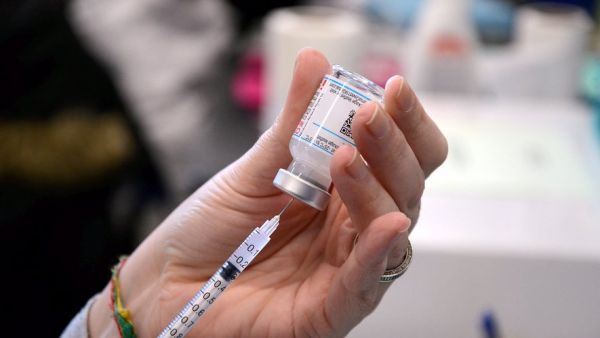 Covid : ce que disent les experts du conseil d'orientation de la stratégie vaccinale en France sur la quatrième dose