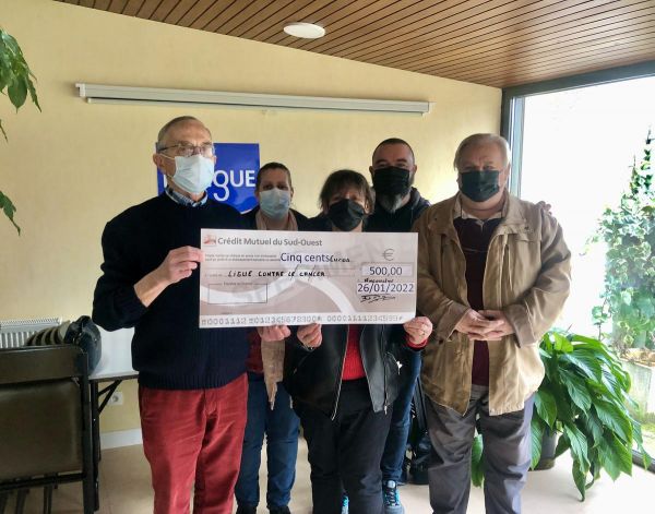 Phoenix 8 remet 500 euros à la Ligue contre le cancer