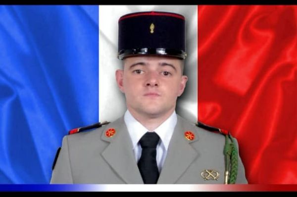 Soldat tué au Mali: un hommage public rendu à Alexandre Martin sur le chemin des Invalides