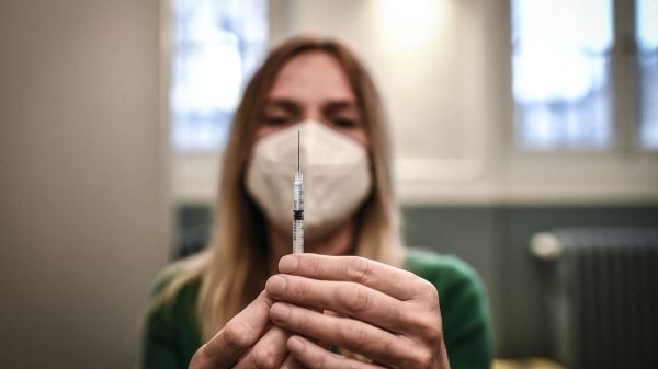 Covid-19 : le conseil d'orientation de la stratégie vaccinale se prononce contre la quatrième dose (pour le moment)
